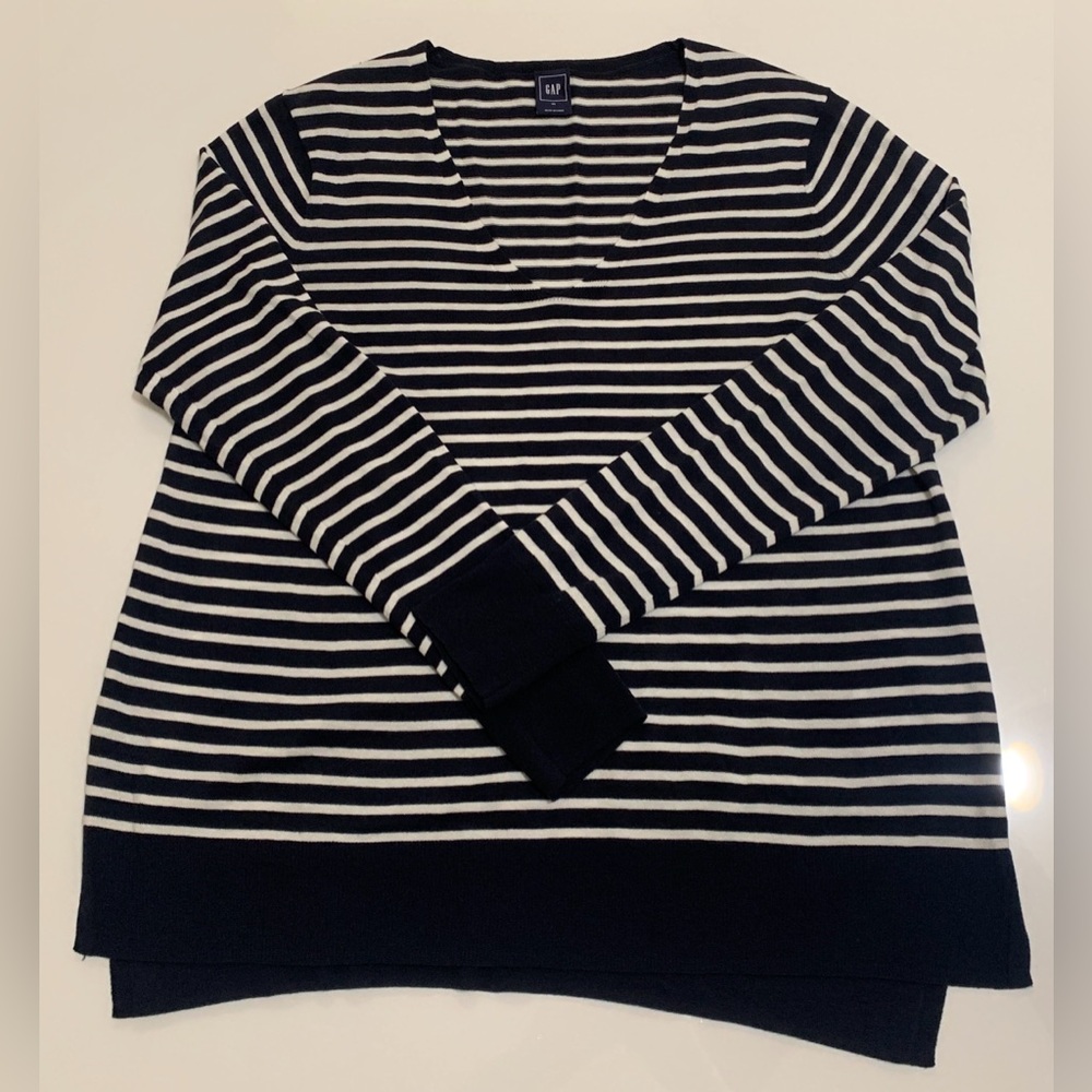 GAP Light Sweater, Size XL